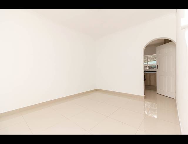 2 BEDROOM HOUSE RENTED IN MONTFORD